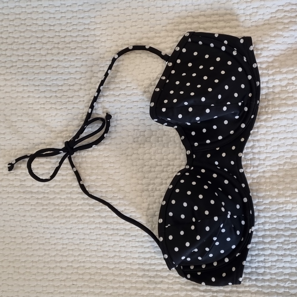 Victoria's Secret bikini top size 34D